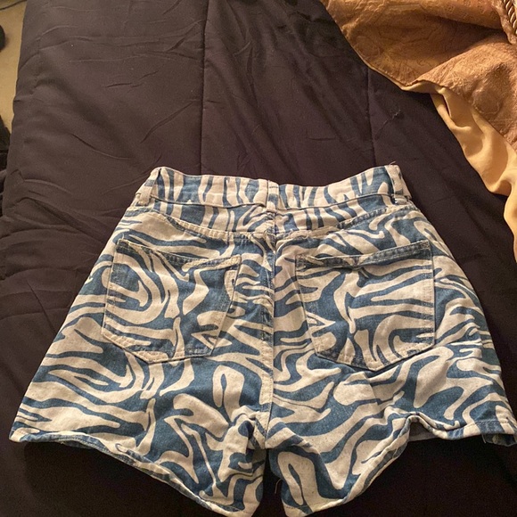 Groovy Mom shorts rue 21 - Picture 3 of 5